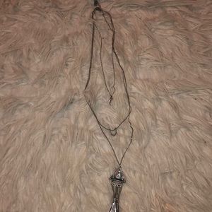 ✨2 for 15✨ tri layered prism necklace